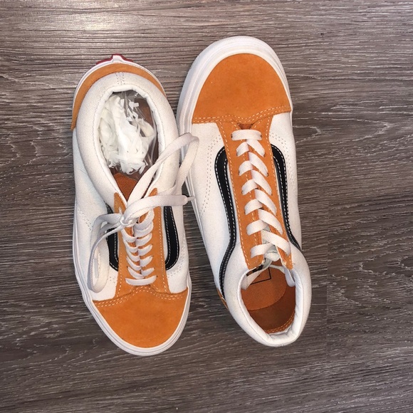 Vans - Picture 3 of 4